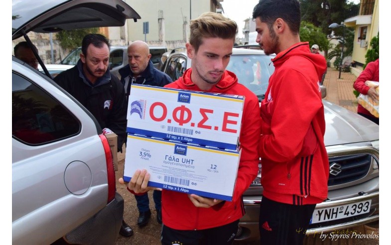 Ο Όμιλος Φουσκωτών Σκαφών Ελλάδος (ΟΦΣΕ) δίπλα στους πληγέντες της Μάνδρας. 