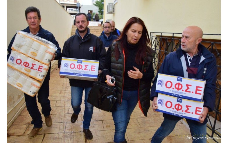 Ο Όμιλος Φουσκωτών Σκαφών Ελλάδος (ΟΦΣΕ) δίπλα στους πληγέντες της Μάνδρας. 